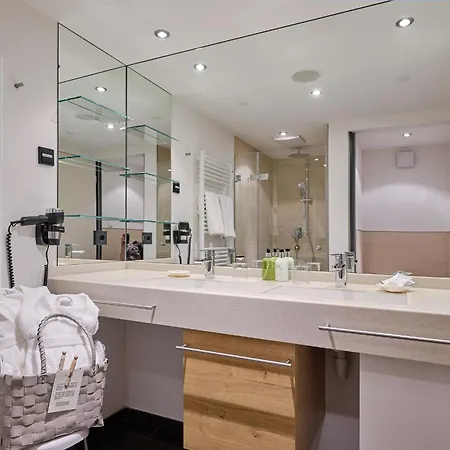 Отель Schuele's Wellnessresort & Adults Only Оберстдорф