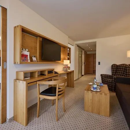 Schuele's Wellnessresort & Adults Only 4* 오버스트도르프